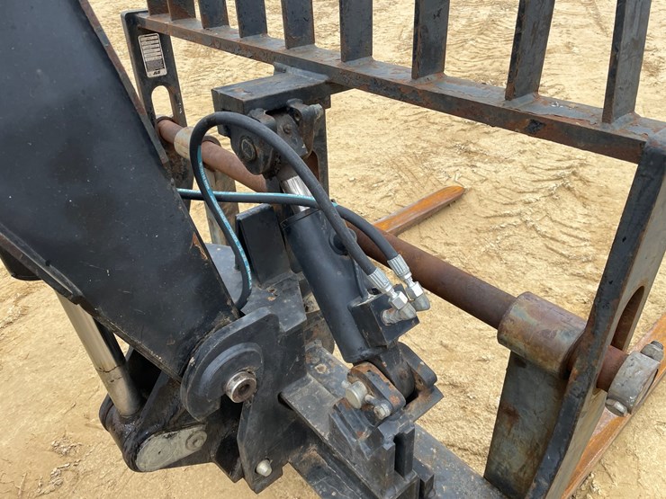 2013-jlg-g6-42a-image-29