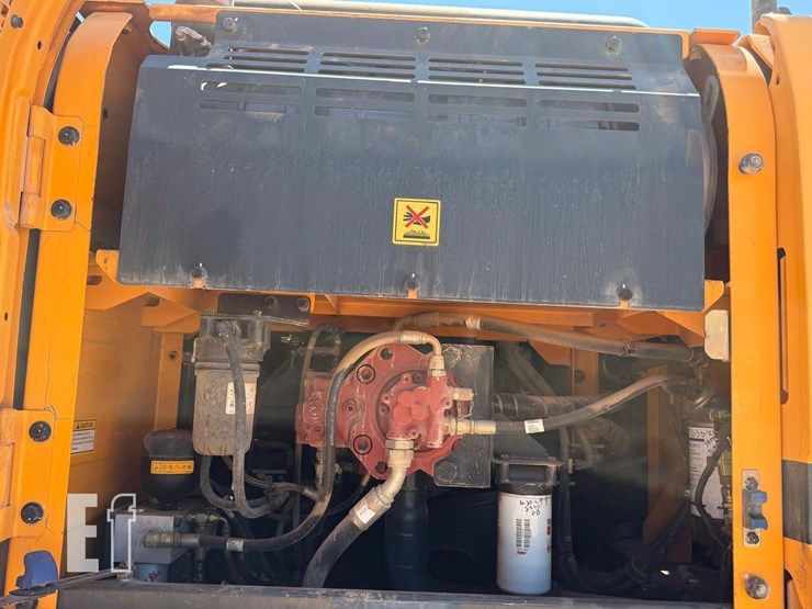 2017-hyundai-hx300l-image-29