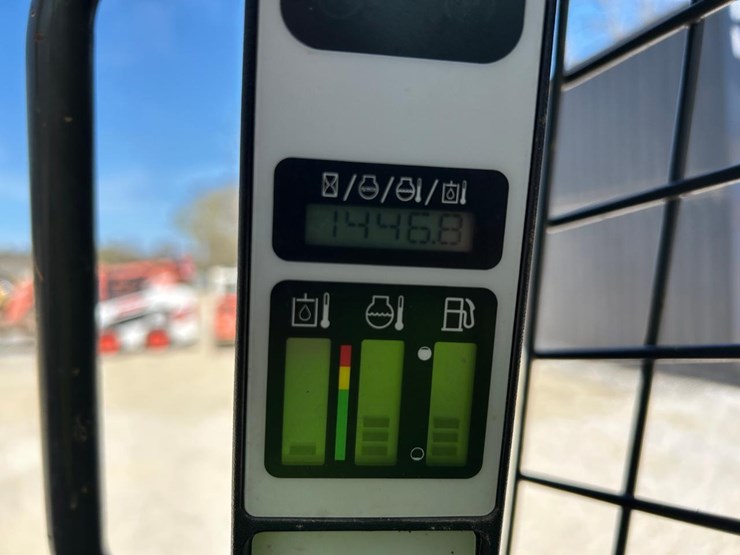 new-holland-c232-image-21