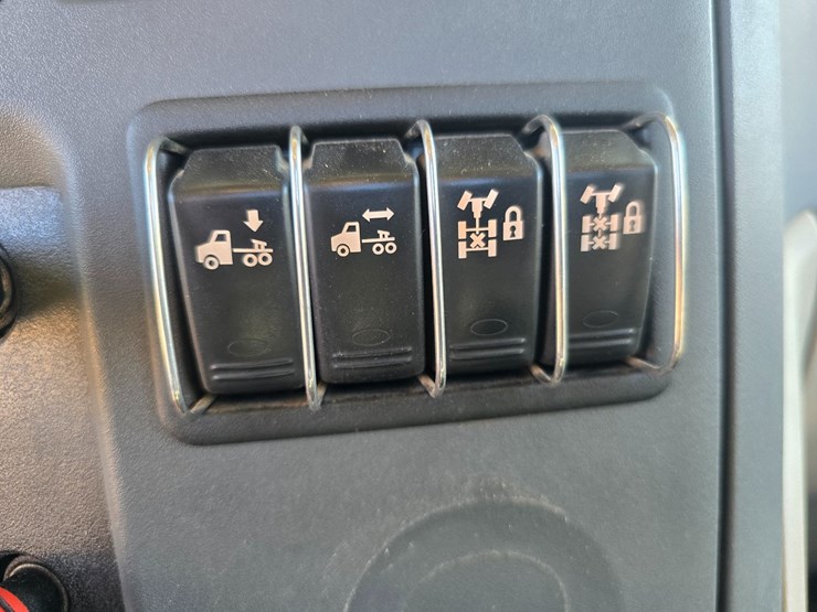 2019-peterbilt-567-image-62