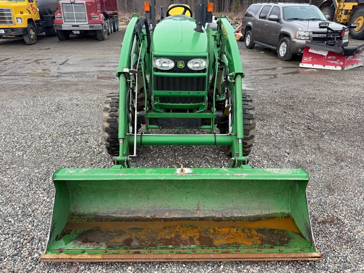 john-deere-4120-image-38