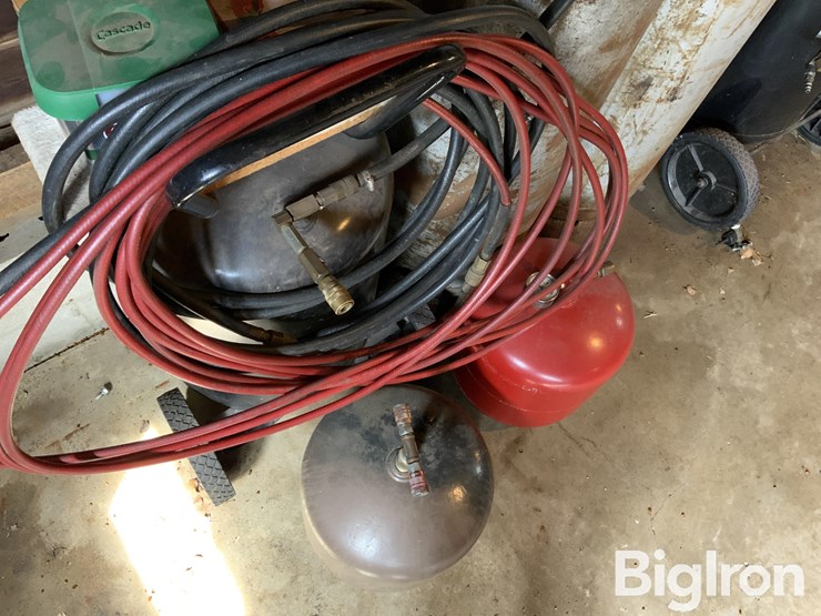 sanborn-30-gal-air-compressor-w/accessories-image-12