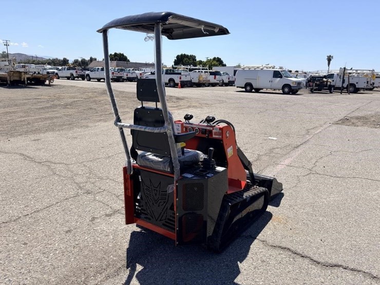 2026-sdlanch-ssl580-skid-steer-loader-image-3