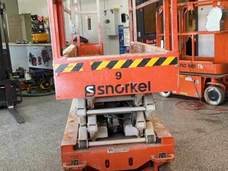 #415-•-2019-snorkel-19'-scissor-lift-image-12