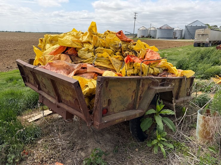 #45264-•-9'-utility-trailer-w/levee-spills-image-3