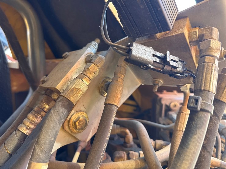 2009-deere-225-lc-image-45