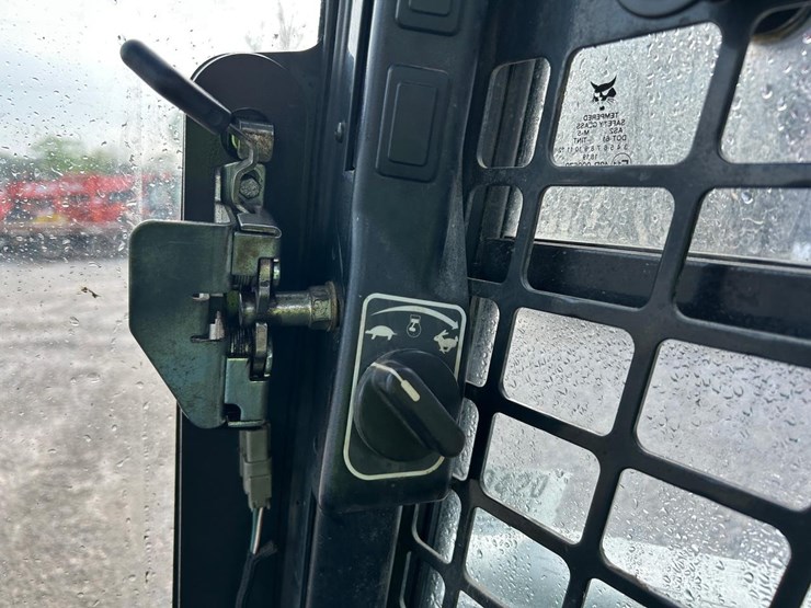 2017-bobcat-t770-image-22