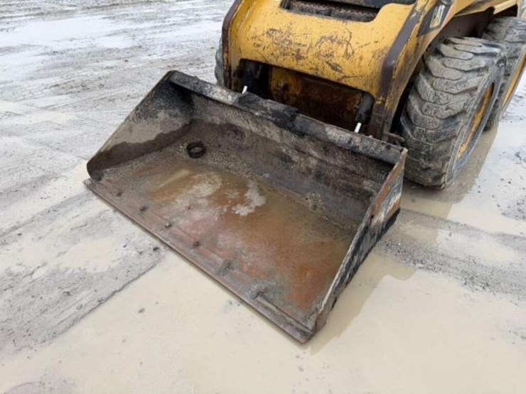 2009-caterpillar-232b2-image-17