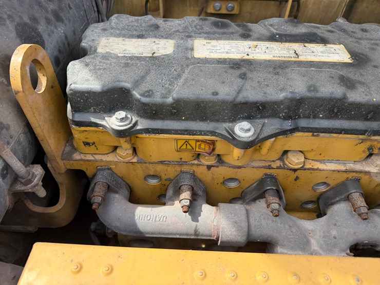 caterpillar-330d-image-82