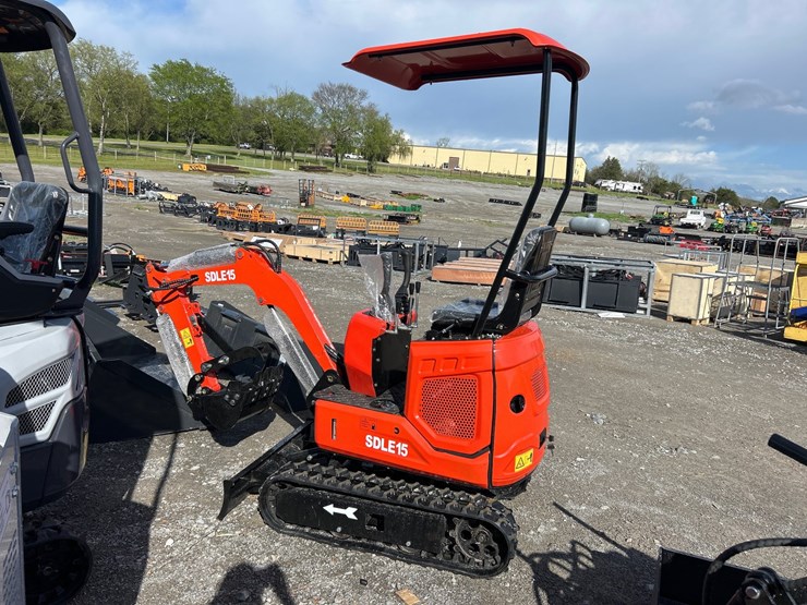 #100-•-2026-sdlanch-sdle15-mini-excavator-image-1