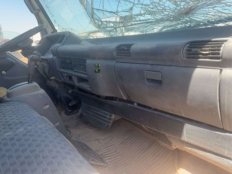 2006-isuzu-nqr-image-23