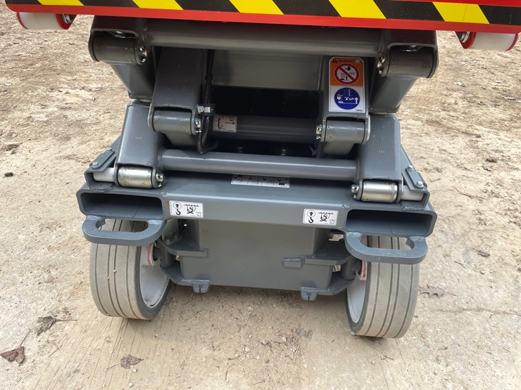 #7514a-•-2025-skyjack-sj3220e-electric-scissor-lift-image-20