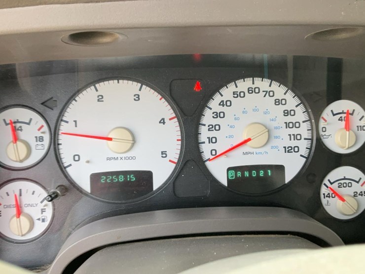 2004-dodge-2500-image-18