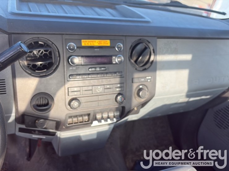 2011-ford-f350-image-40