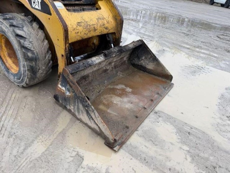 2009-caterpillar-232b2-image-18