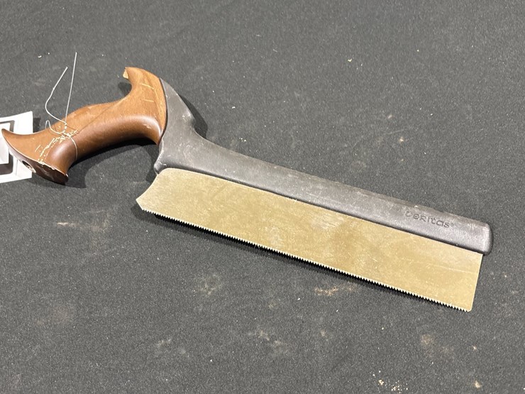 #702-•-fine-cut-trim-saw-image-3