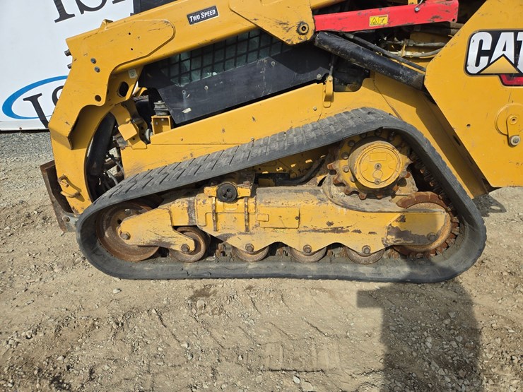 2019-caterpillar-259d3-image-49