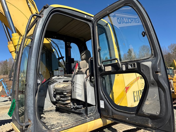 new-holland-eh160-image-66