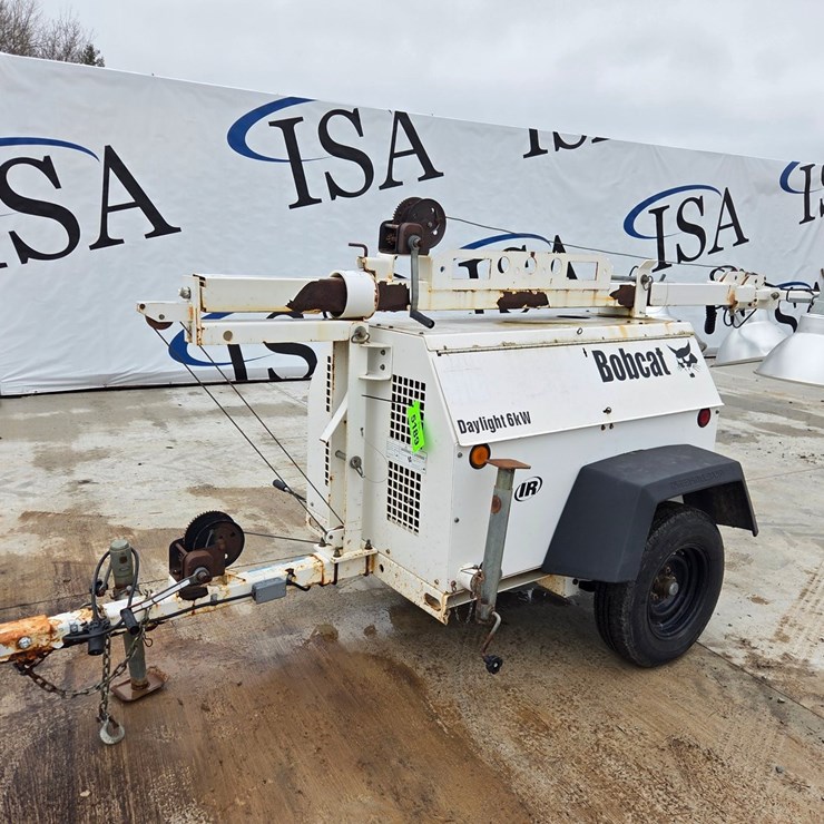 2002 MASSEY-FERGUSON 8