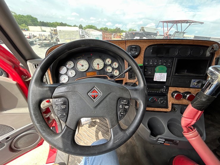 2011-international-prostar-image-15