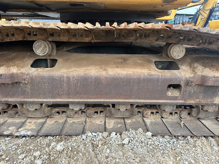 2013-deere-350g-lc-image-57