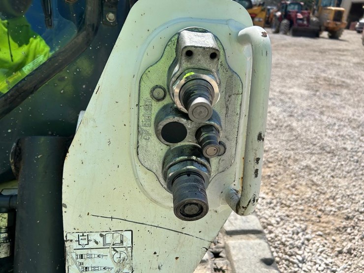 2019-bobcat-t590-image-11