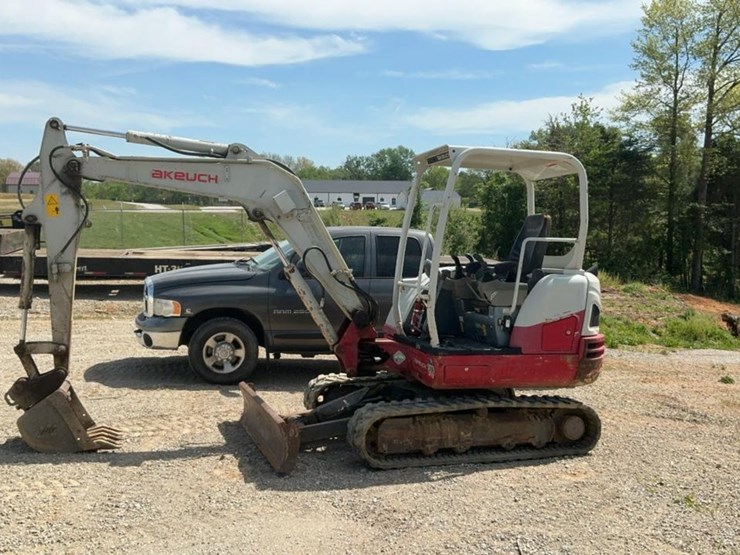 2017-takeuchi-tb240-image-2