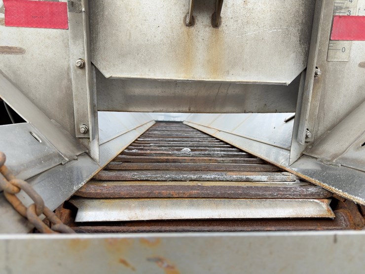 2010-mack-granite-gu713-image-18