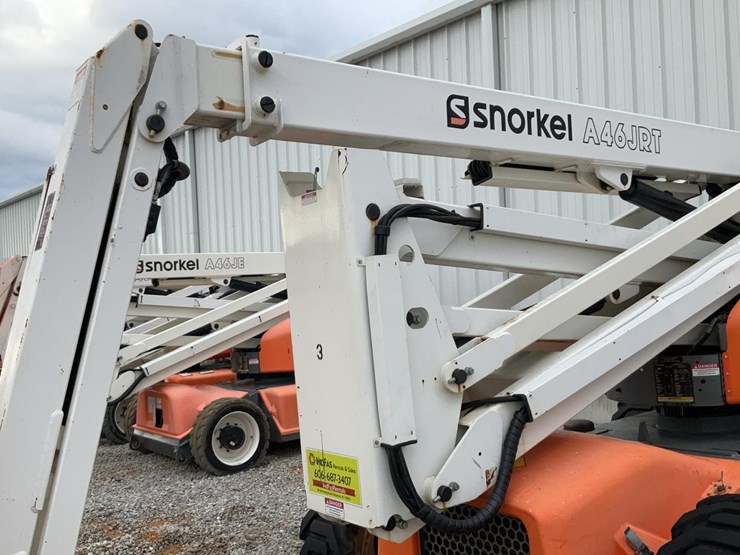 #302-•-2019-snorkel-46'-4wd-articulating-boom-lift-#3-image-13