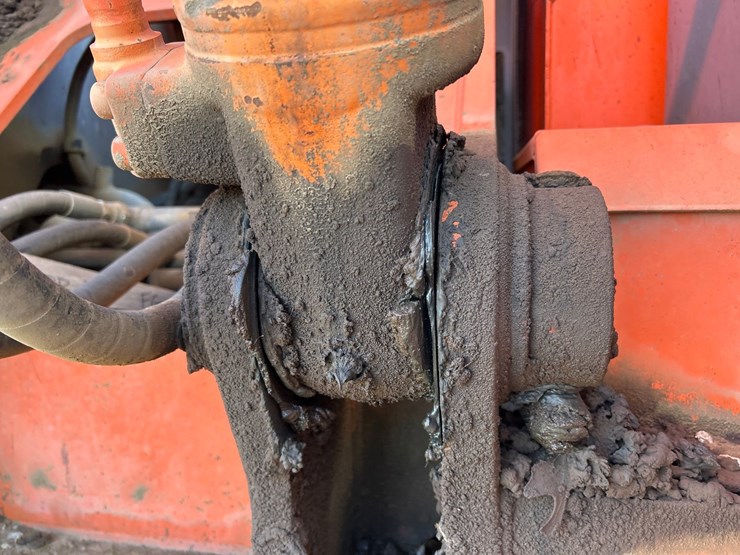 2021-hitachi-zx225-image-32