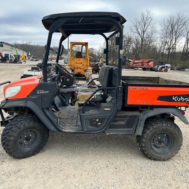 KUBOTA RTV900
