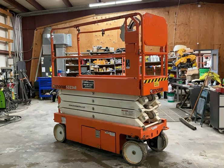 #403-•-2017-snorkel-26'-scissor-lift-image-8