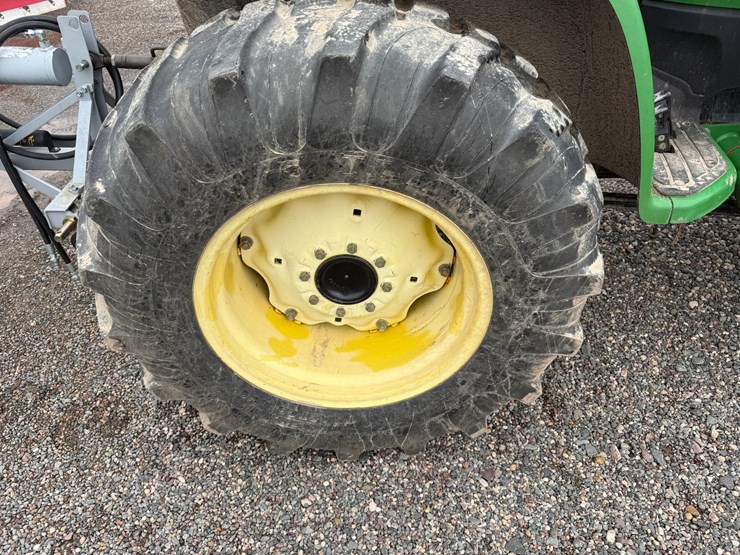 john-deere-4120-image-29