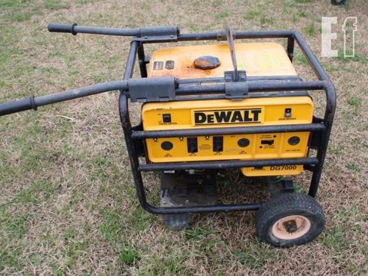 #1109-dewalt-dg7000-generator-has-30a-120vac-2-20a-image-5