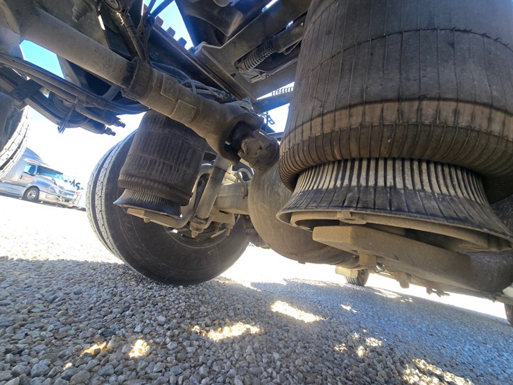 2016-peterbilt-579-image-84