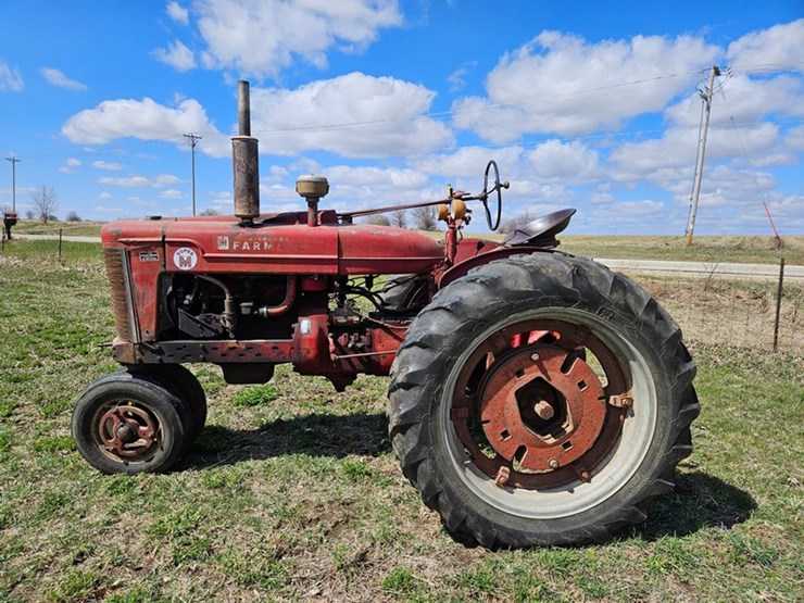 #525-•-farmall-super-m-tractor-image-2