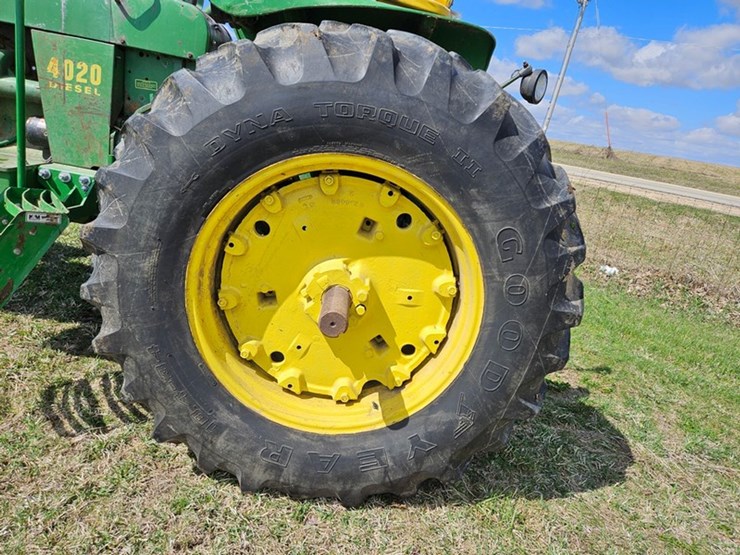 john-deere-4020-image-37