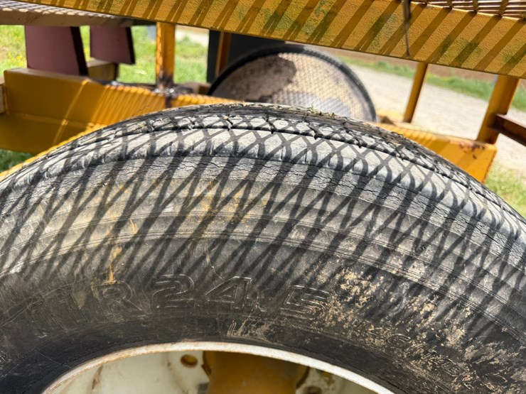 #45251-•-scotts-levee-packer-with-w&a-seeder-image-6