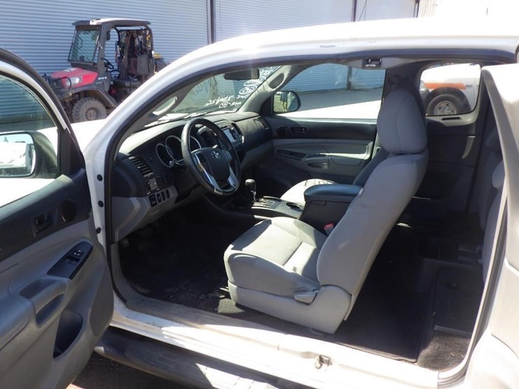 2013-toyota-tacoma-image-5