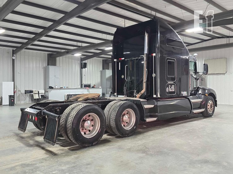 2009-kenworth-t660-image-3
