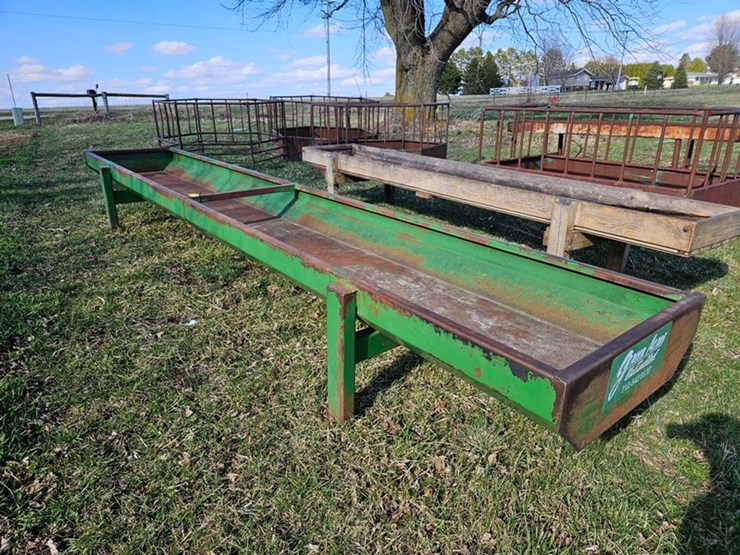 #547-•-20'-steel-feed-bunk-image-1