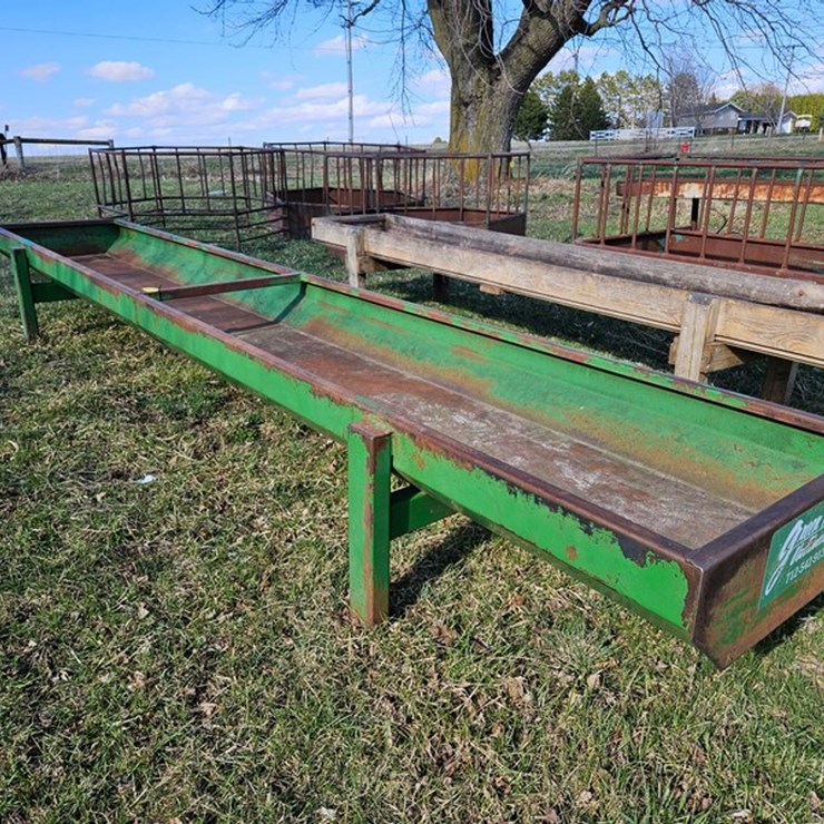 #547 • 20' Steel Feed Bunk