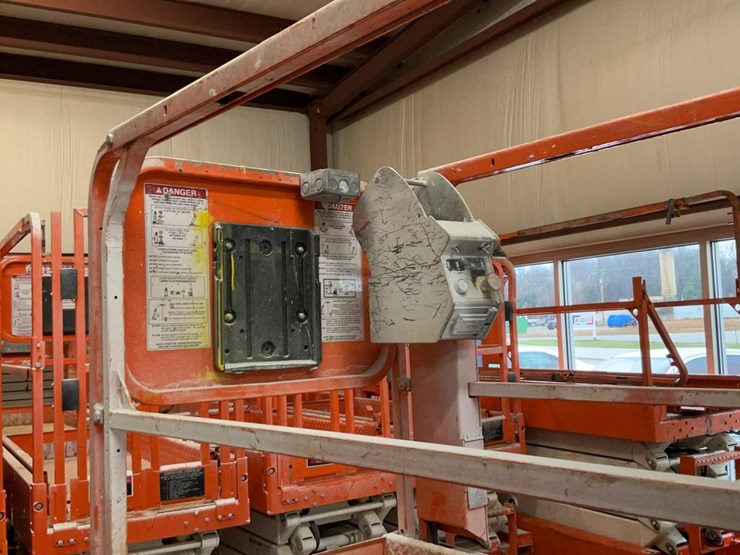 #411-•-2019-snorkel-19'-scissor-lift-image-19