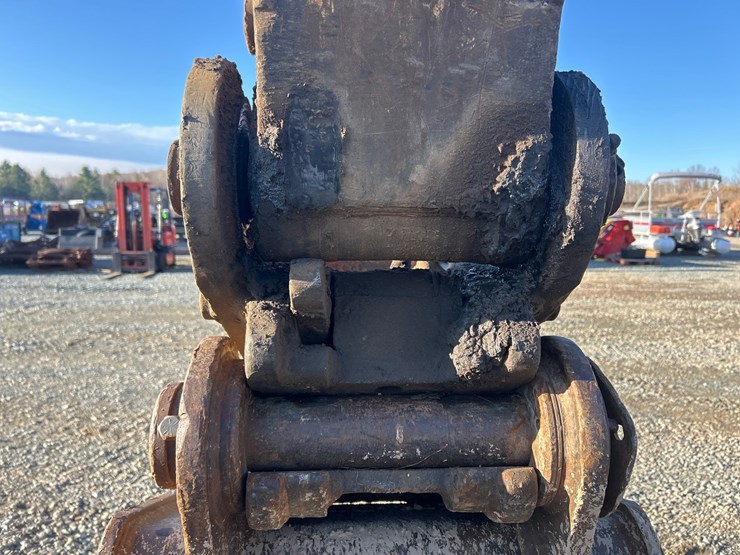 2021-hitachi-zx225-image-16