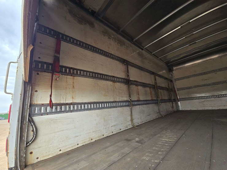 2019-hino-195-image-12