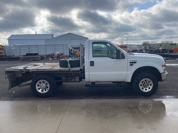 2010-ford-f250-xl-image-4