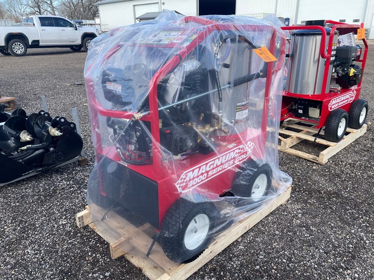 #3090-•-2026-magnum-4000-hot-water-pressure-washer-image-1