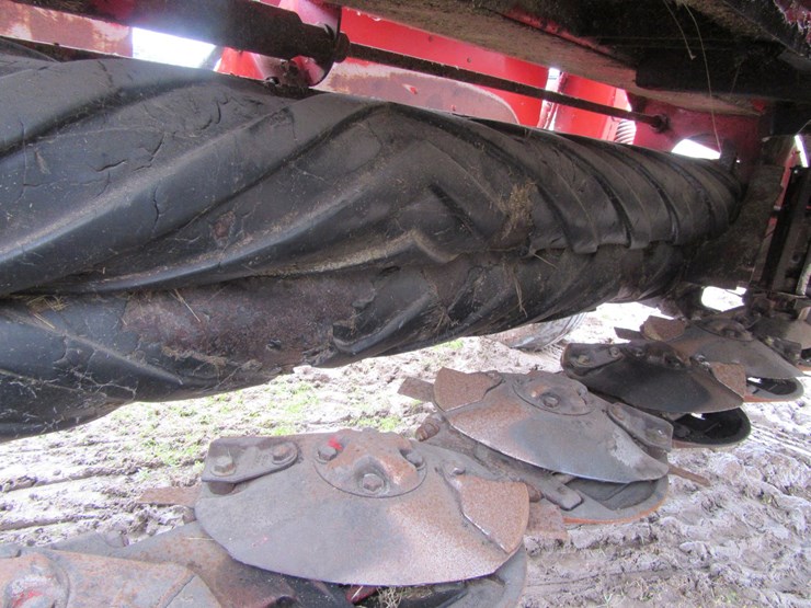 new-holland-1431-image-22