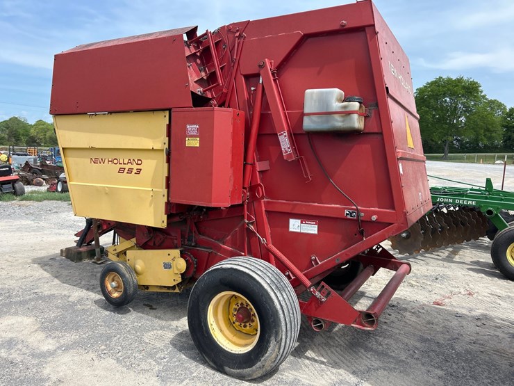 new-holland-853-image-4