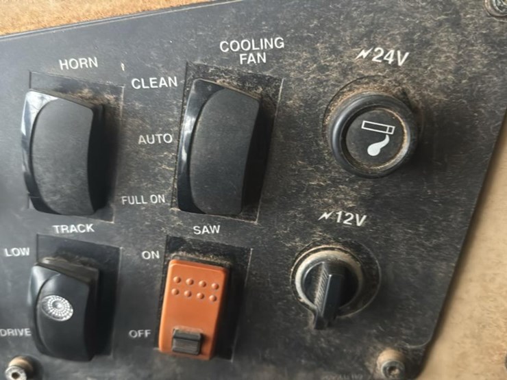 2010-tigercat-lx822c-image-52